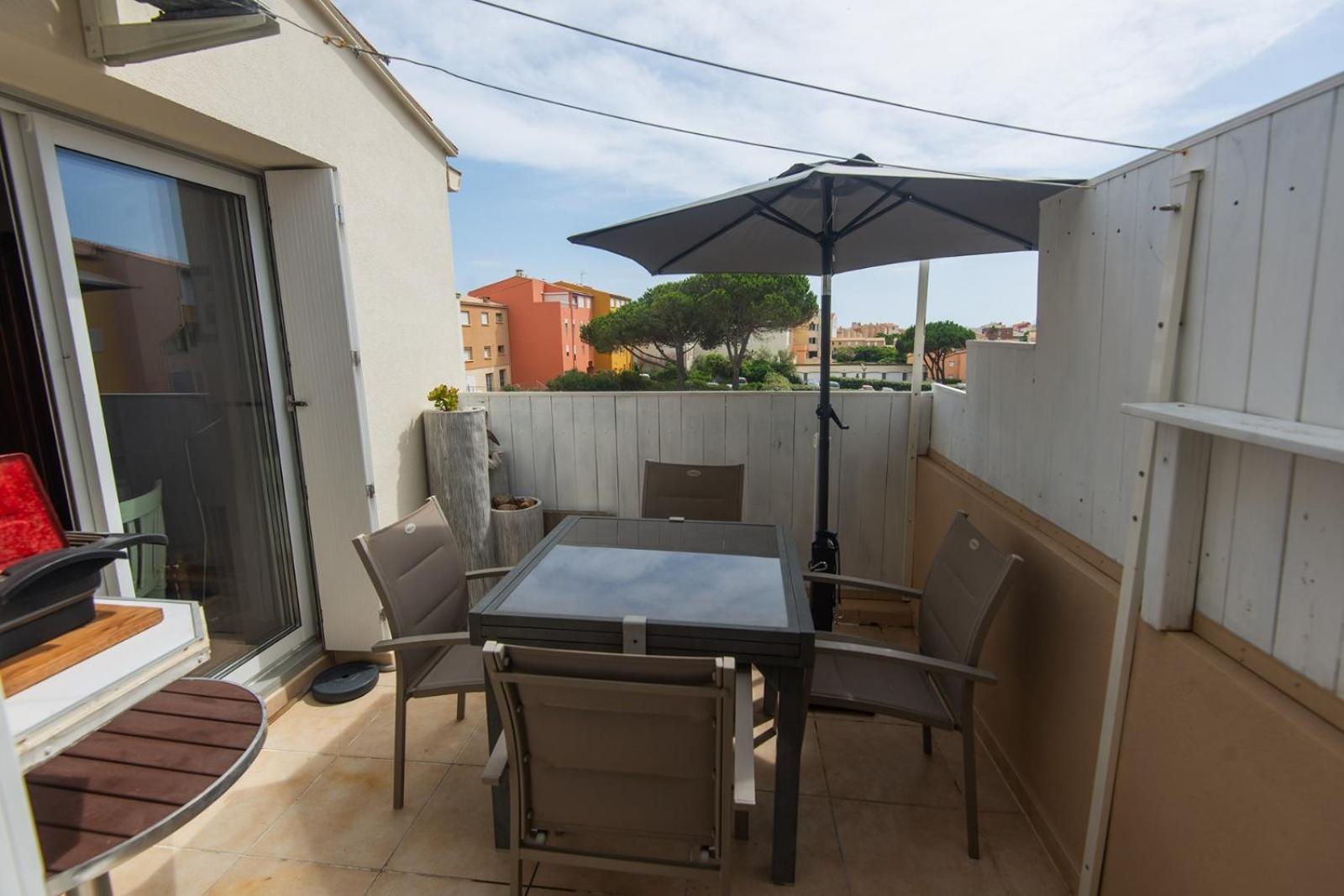 Confort 57 M2 Avec Terrasse Parking Couvert *